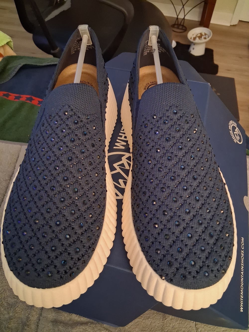 White Mountain BRAND NEW W/BOX Women's US Size 11, Navy